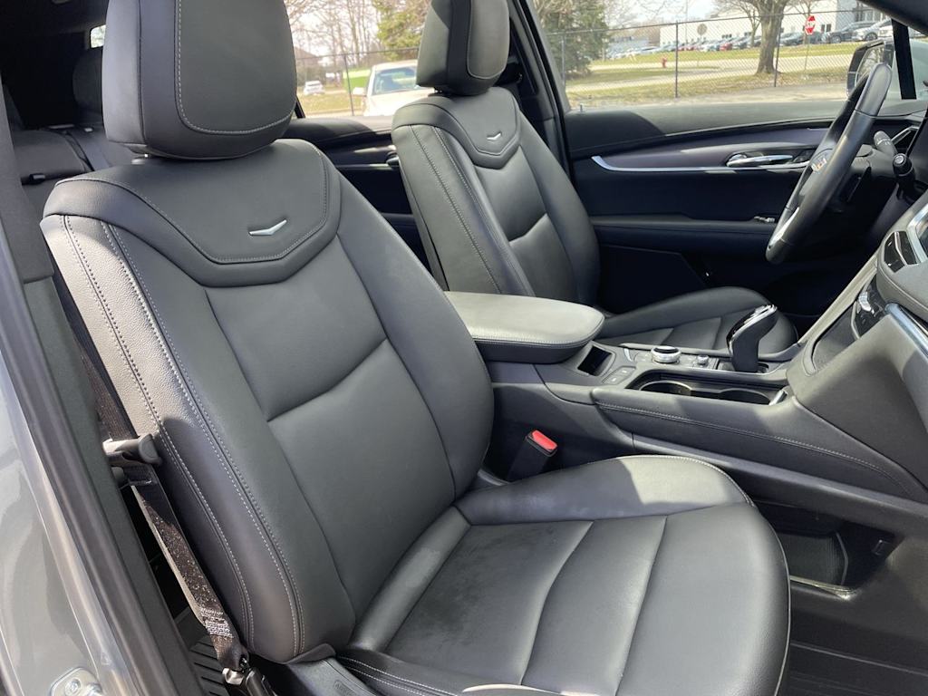 Thumbnail: 2024 Cadillac XT6 - 31