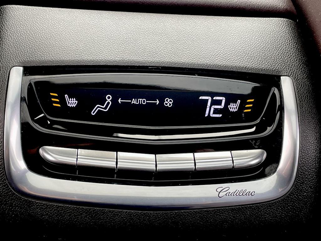 Thumbnail: 2024 Cadillac XT6 - 31