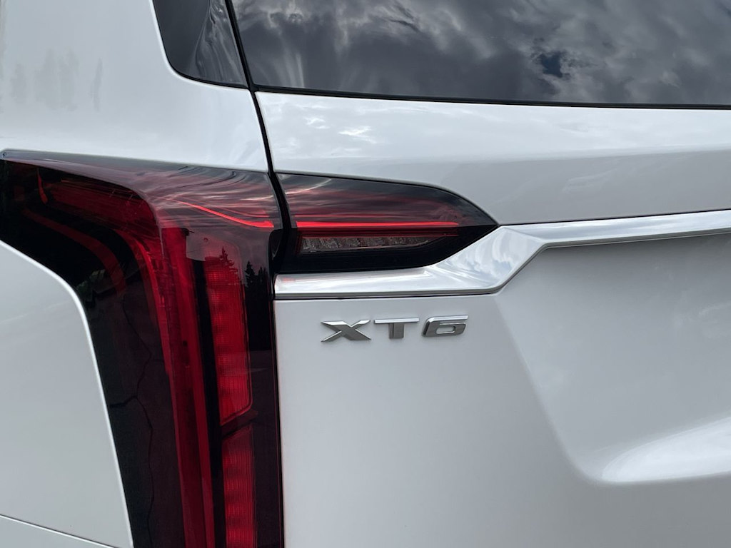 Thumbnail: 2022 Cadillac XT6 - 42