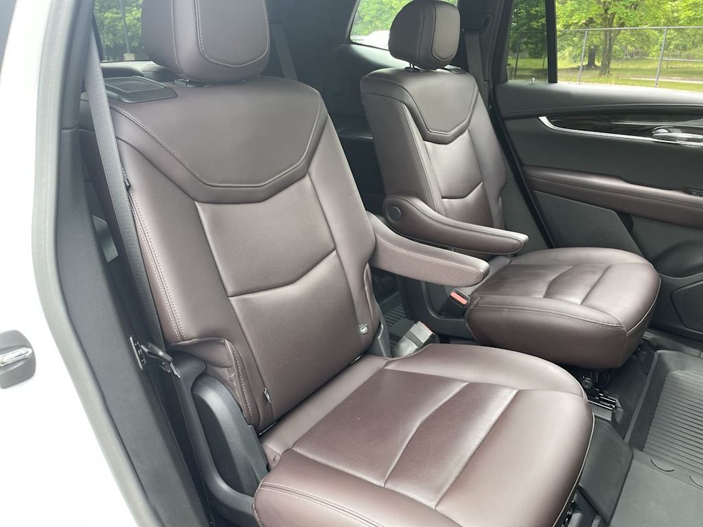 Thumbnail: 2022 Cadillac XT6 - 25