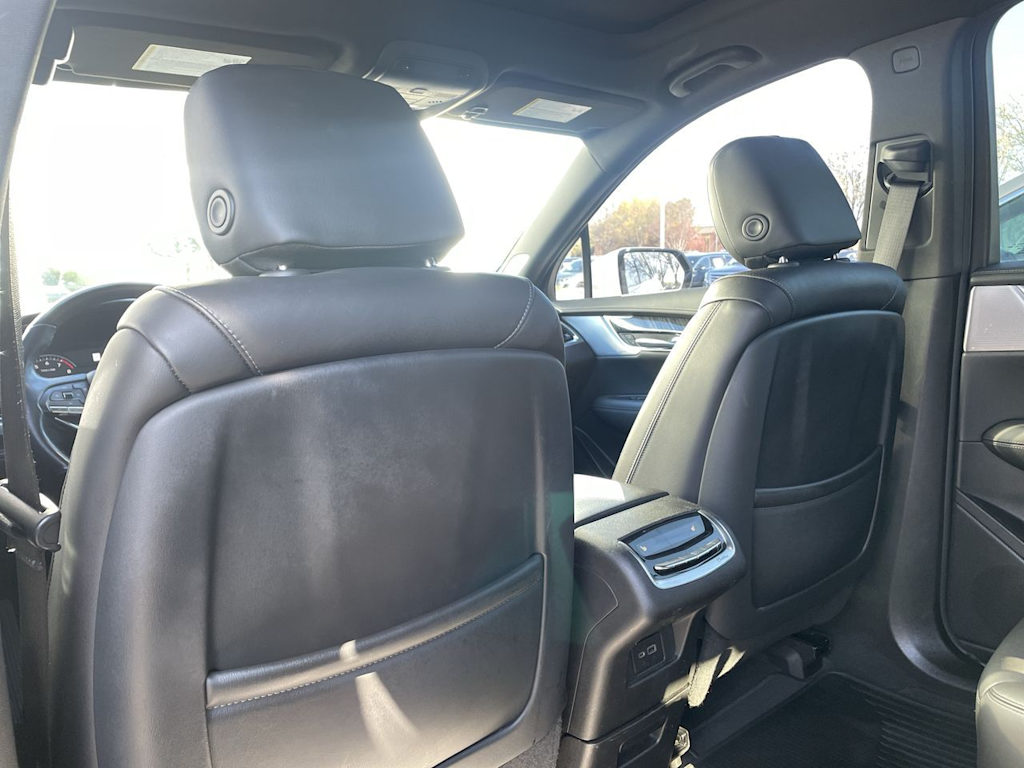 Thumbnail: 2023 Cadillac XT6 - 30