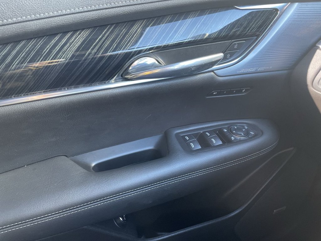 Thumbnail: 2023 Cadillac XT6 - 40