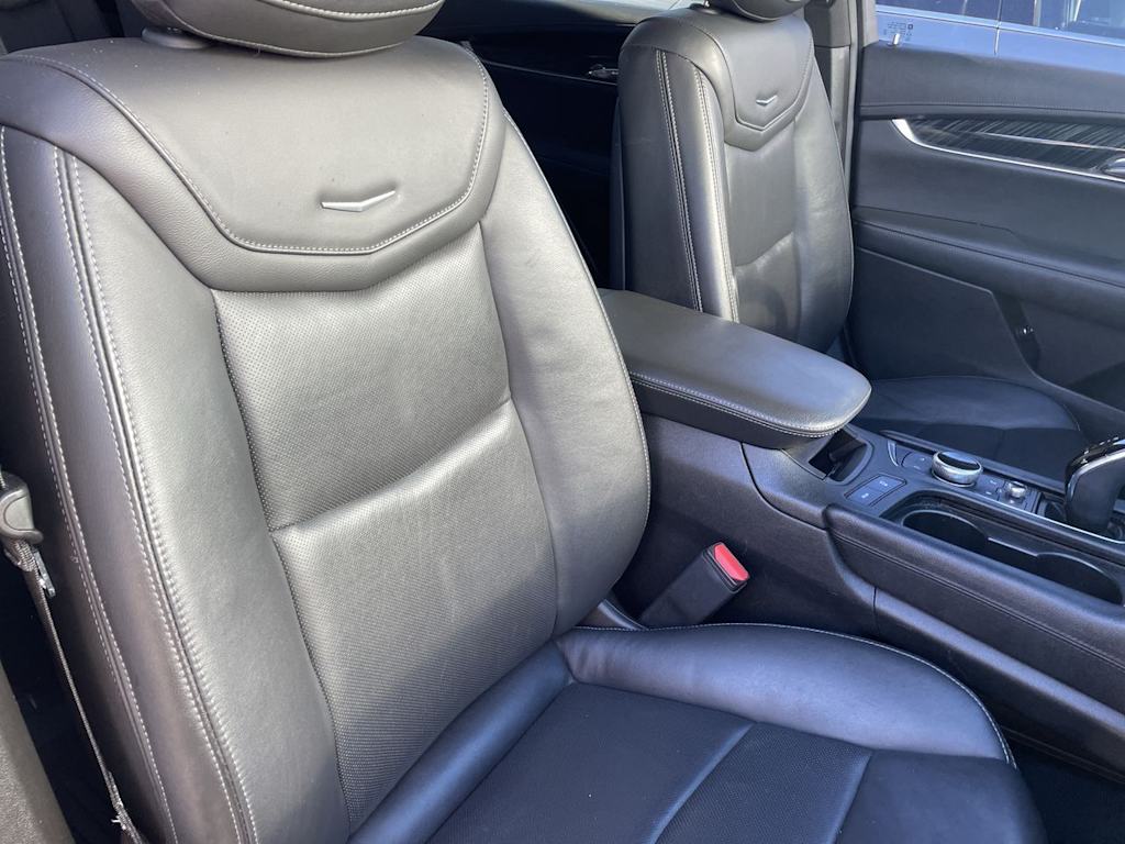 Thumbnail: 2023 Cadillac XT6 - 11