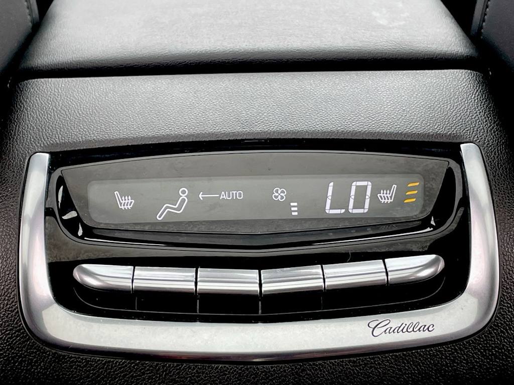 Thumbnail: 2024 Cadillac XT6 - 32