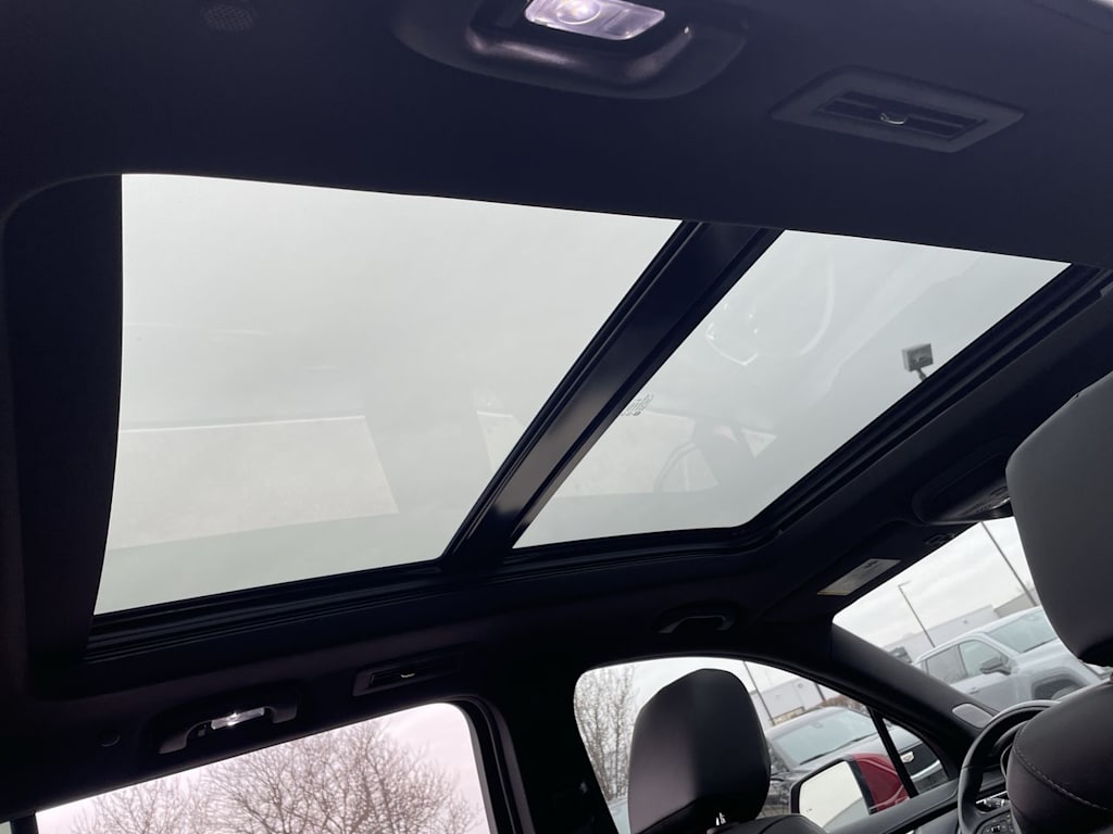 Thumbnail: 2024 Cadillac XT6 - 31