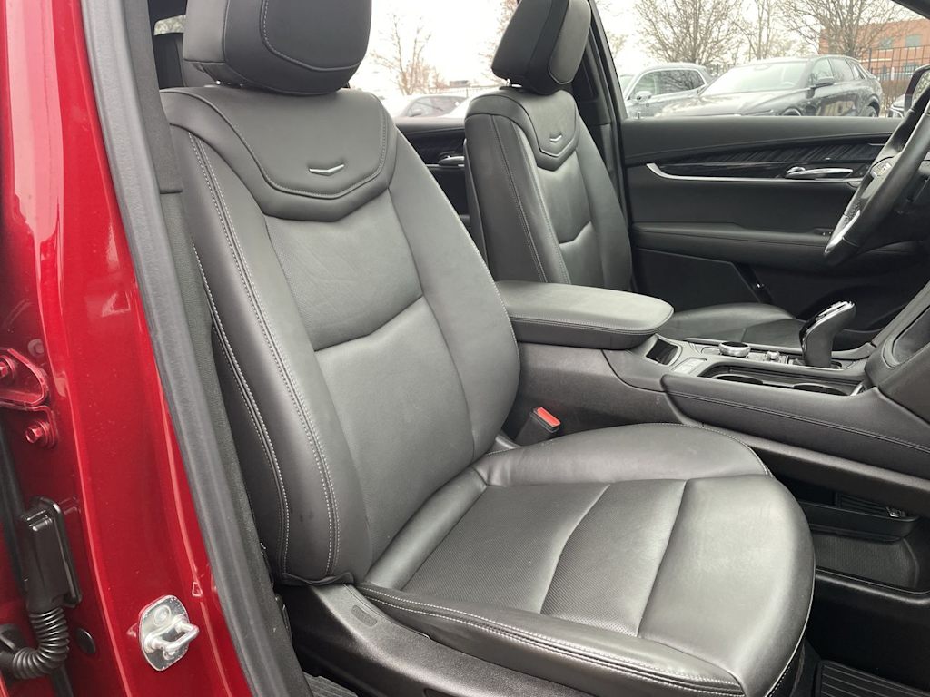 Thumbnail: 2024 Cadillac XT6 - 11