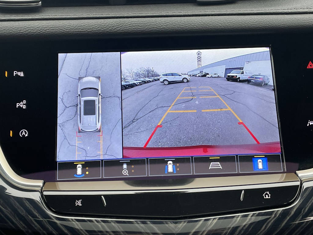 Thumbnail: 2024 Cadillac XT6 - 36