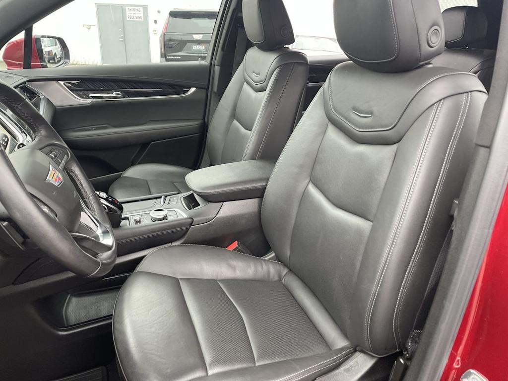 Thumbnail: 2024 Cadillac XT6 - 10