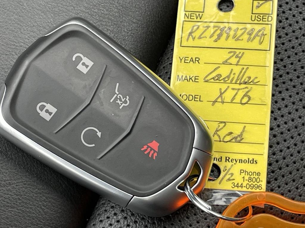 Thumbnail: 2024 Cadillac XT6 - 17