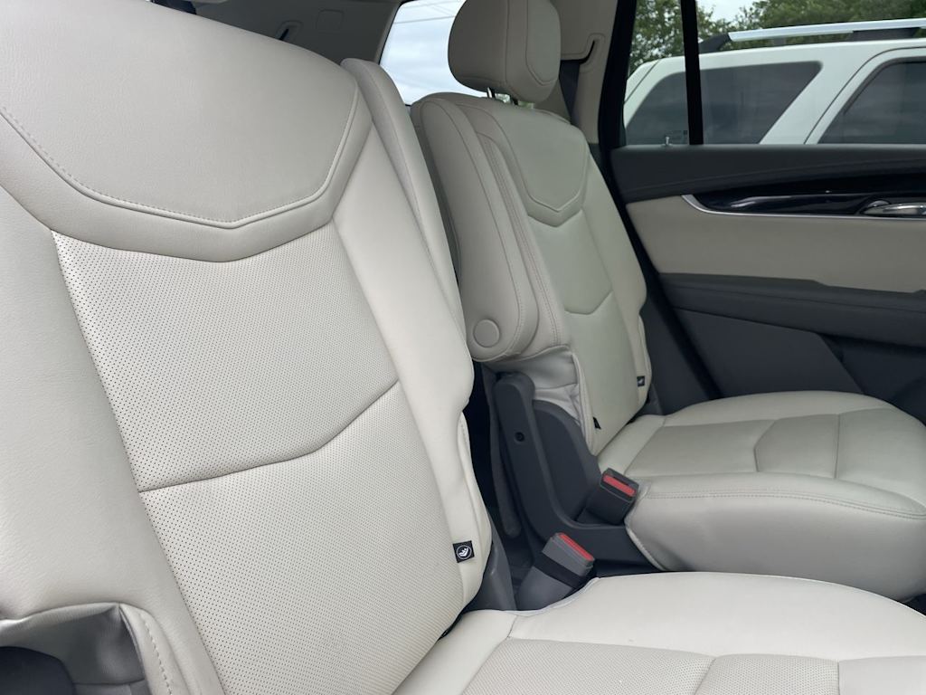 Thumbnail: 2022 Cadillac XT6 - 12