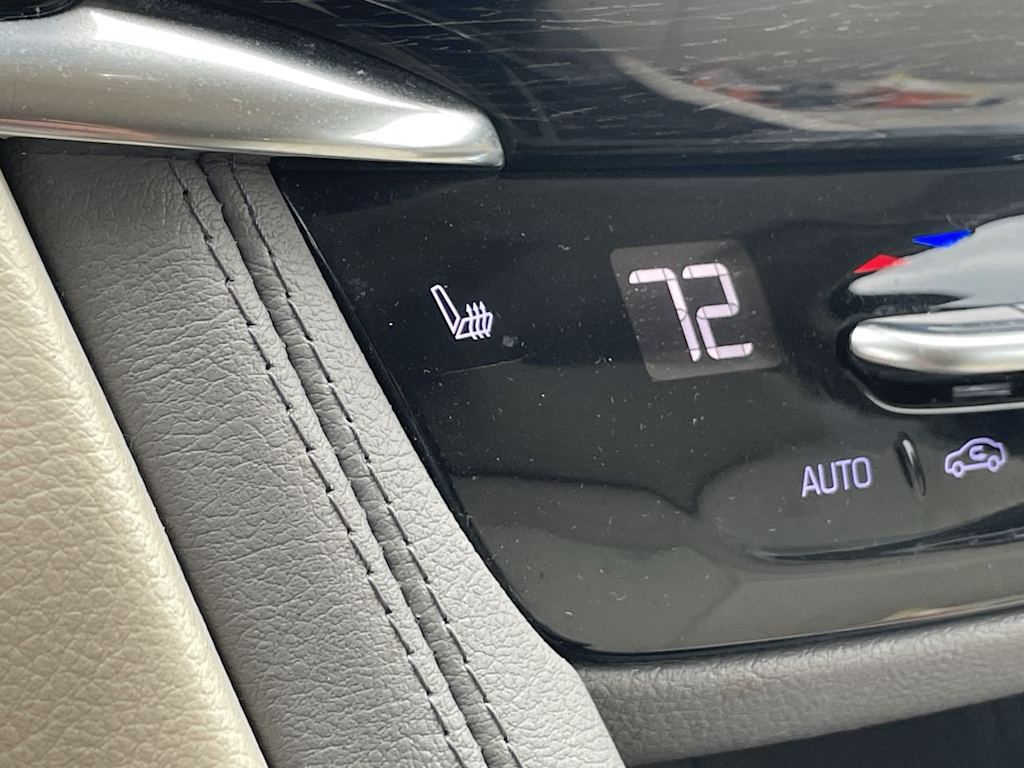 Thumbnail: 2022 Cadillac XT6 - 6