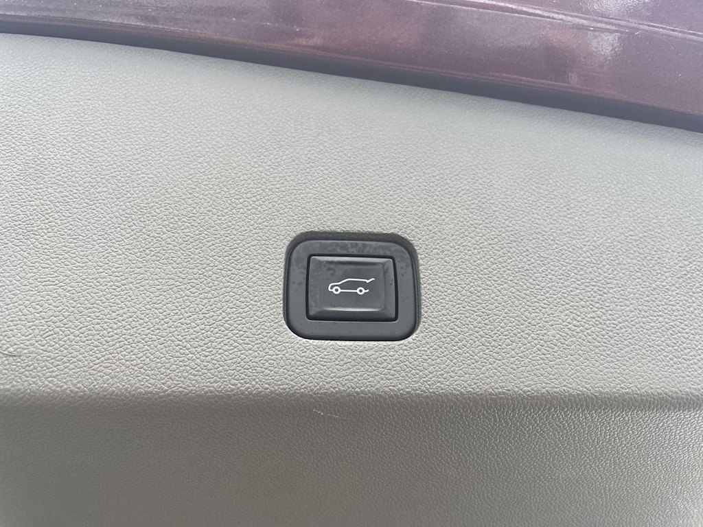 Thumbnail: 2022 Cadillac XT6 - 26