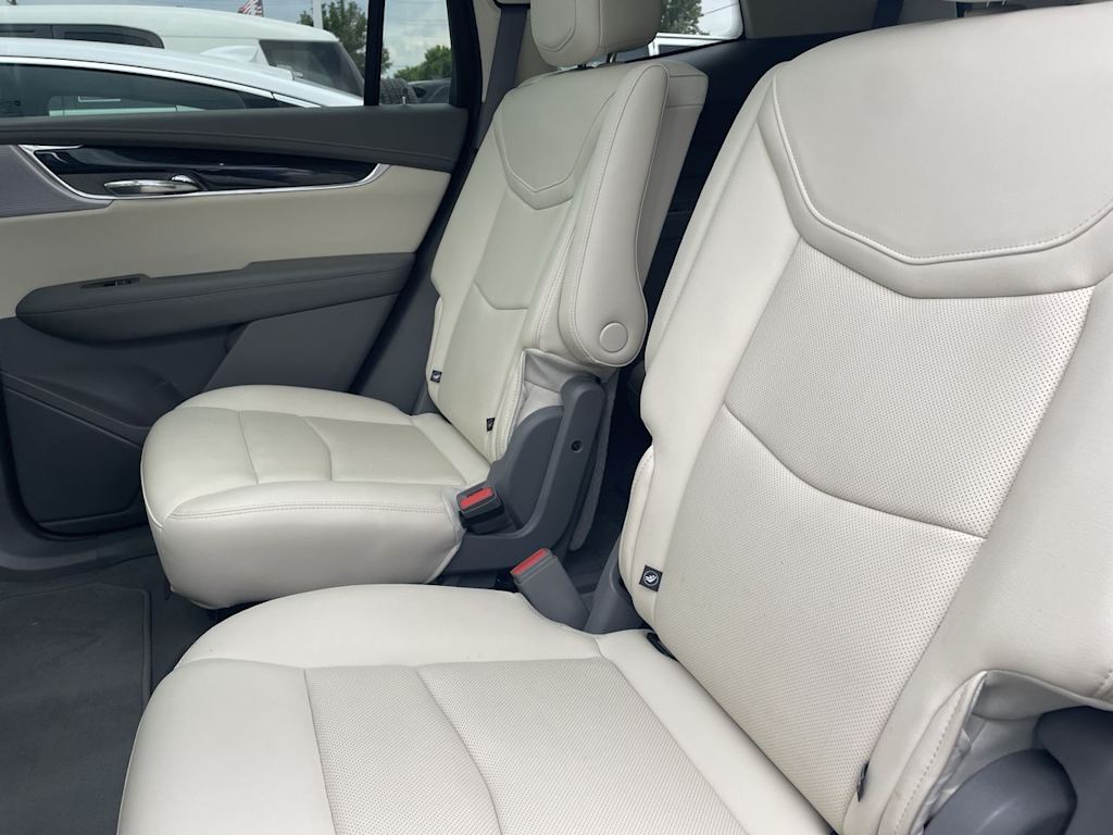 Thumbnail: 2022 Cadillac XT6 - 28