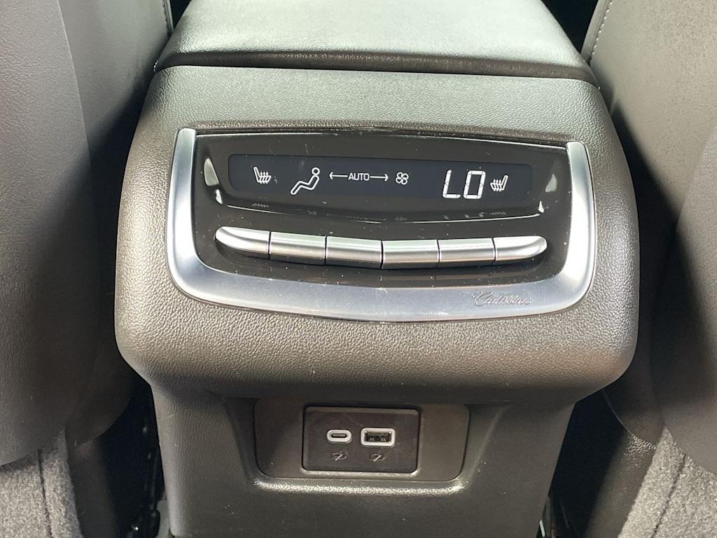 Thumbnail: 2025 Cadillac XT6 - 30