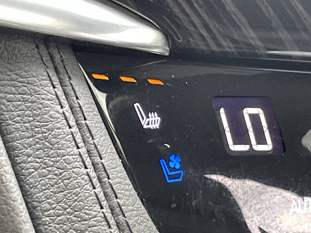 Thumbnail: 2025 Cadillac XT6 - 5