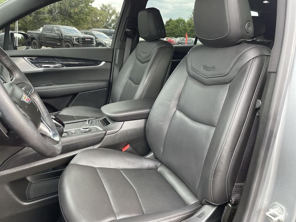 Thumbnail: 2025 Cadillac XT6 - 9