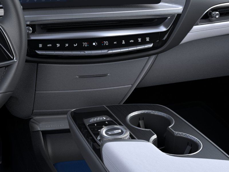 Thumbnail: 2025 Cadillac Lyriq - 10