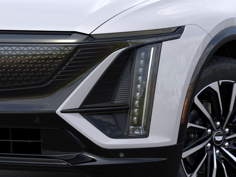 Thumbnail: 2025 Cadillac Lyriq - 18