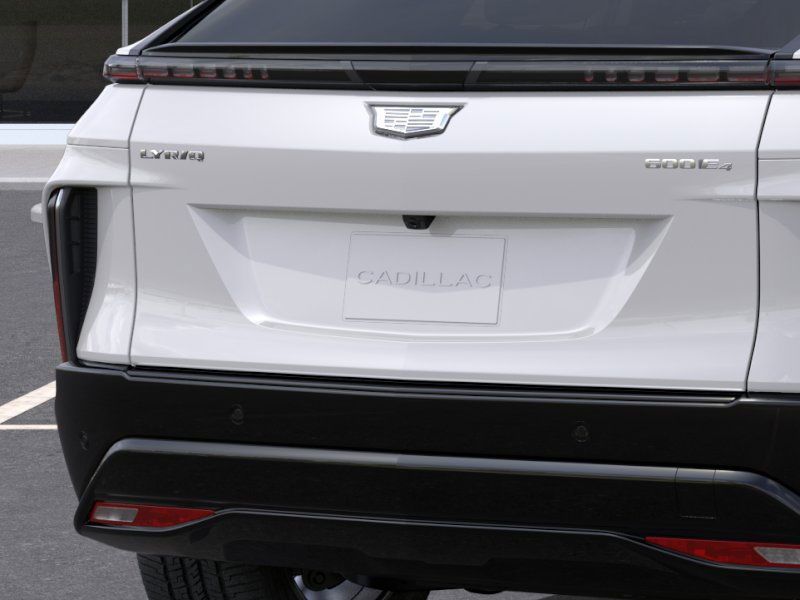 Thumbnail: 2025 Cadillac Lyriq - 10