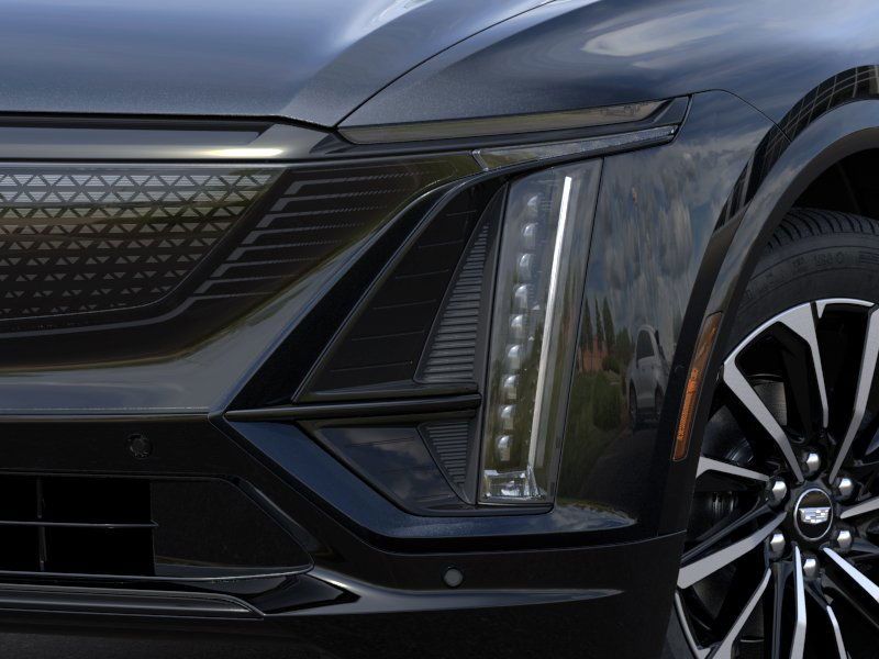 2025 Cadillac Lyriq Sport 1 18