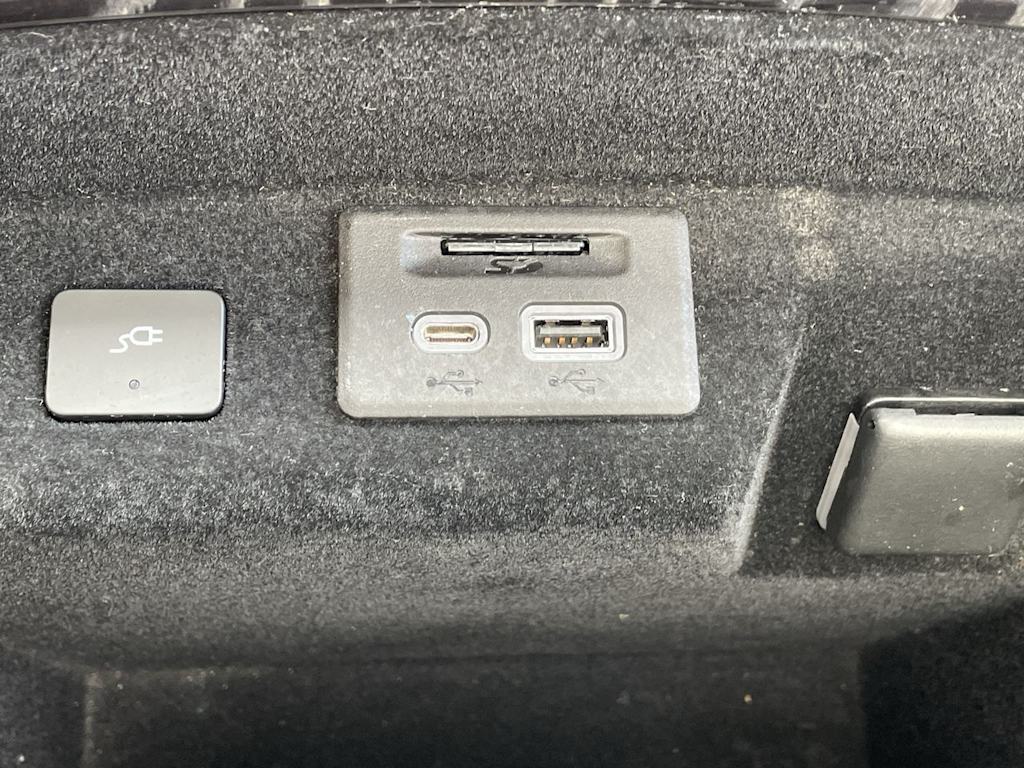 Thumbnail: 2021 Cadillac Escalade - 17