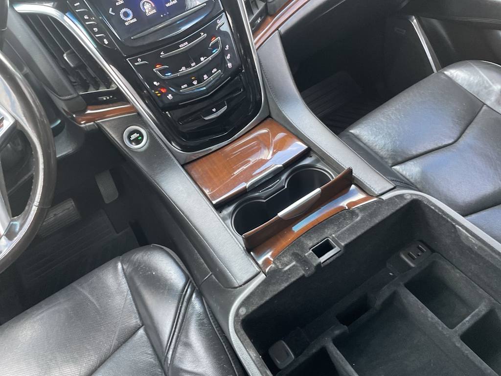 2018 Cadillac Escalade ESV Luxury 36