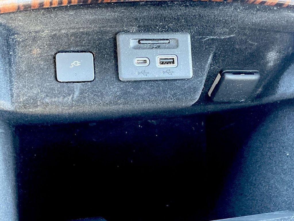 Thumbnail: 2021 Cadillac Escalade - 36