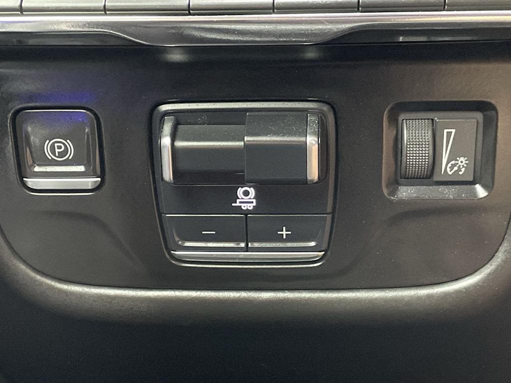 2021 Cadillac Escalade ESV Sport Platinum 38