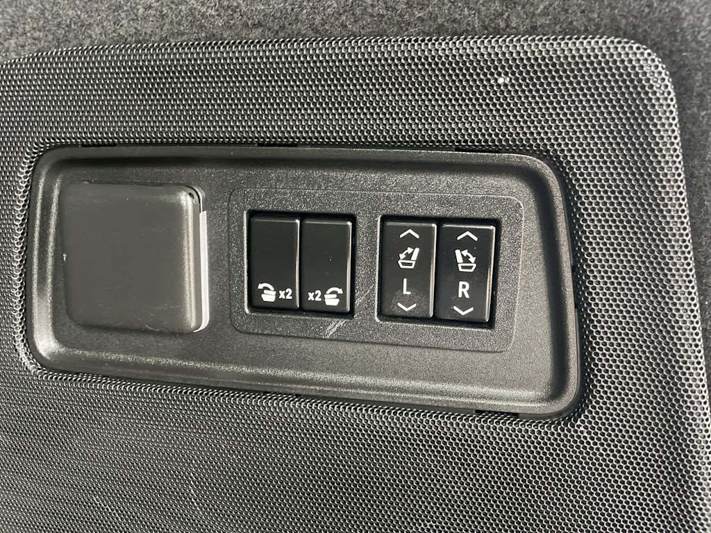 2021 Cadillac Escalade ESV Sport Platinum 27