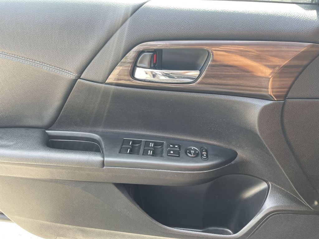 Thumbnail: 2016 Honda Accord - 34