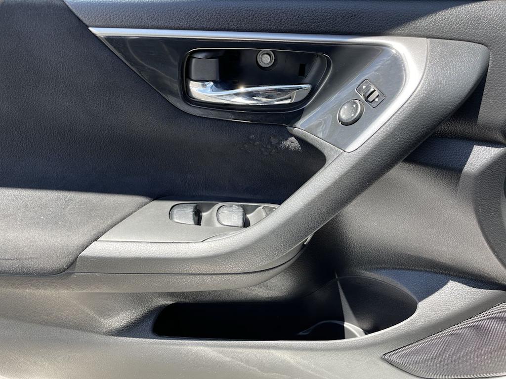 Thumbnail: 2014 Nissan Altima - 33