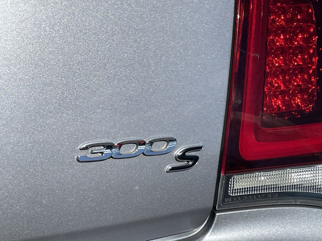 Thumbnail: 2016 Chrysler 300 - 39