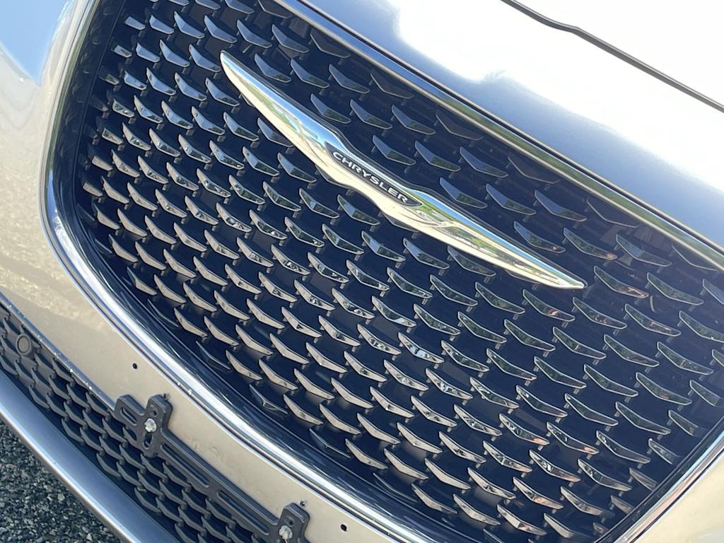 Thumbnail: 2016 Chrysler 300 - 36