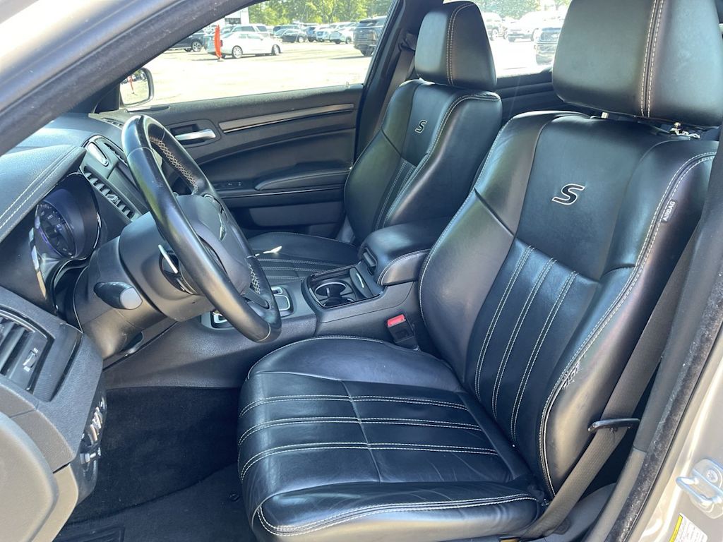 Thumbnail: 2016 Chrysler 300 - 10