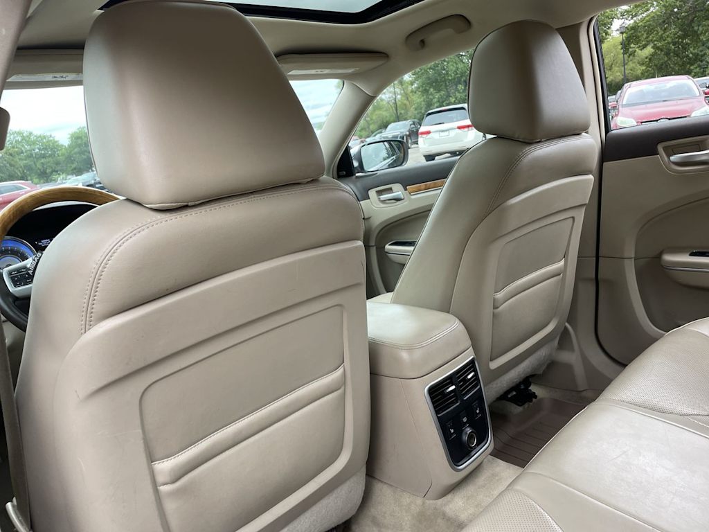 Thumbnail: 2014 Chrysler 300 - 26