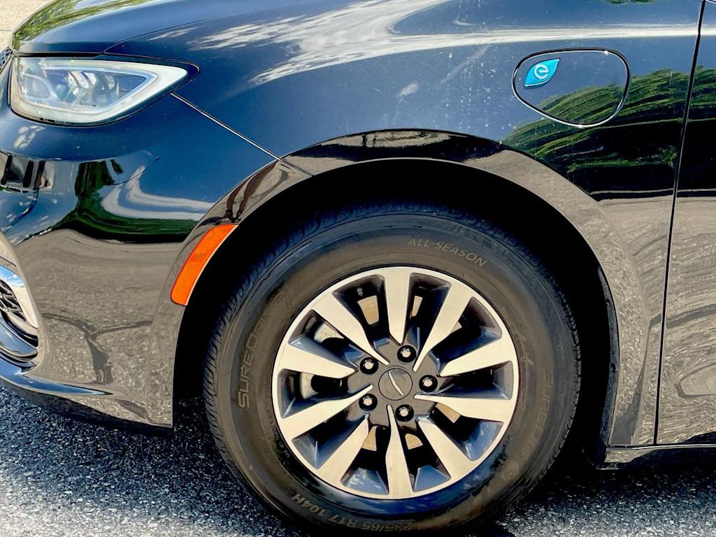 Thumbnail: 2024 Chrysler Pacifica - 6