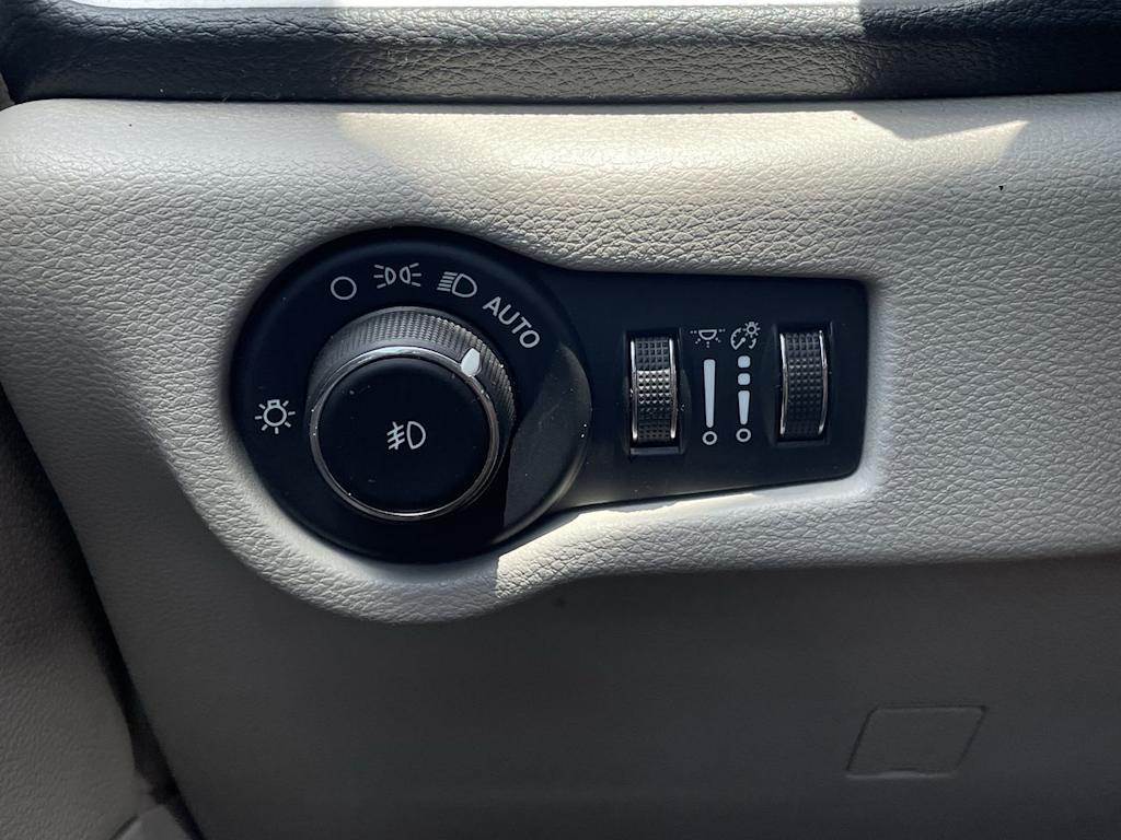 Thumbnail: 2024 Chrysler Pacifica - 34