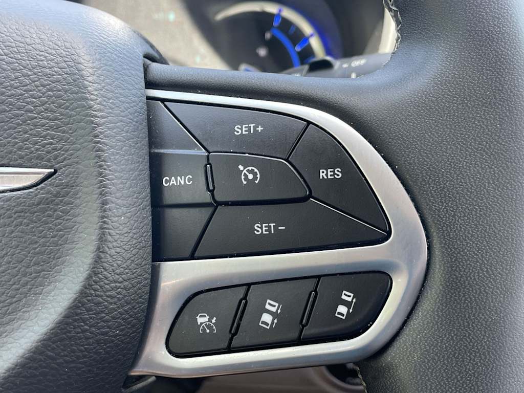 Thumbnail: 2024 Chrysler Pacifica - 35