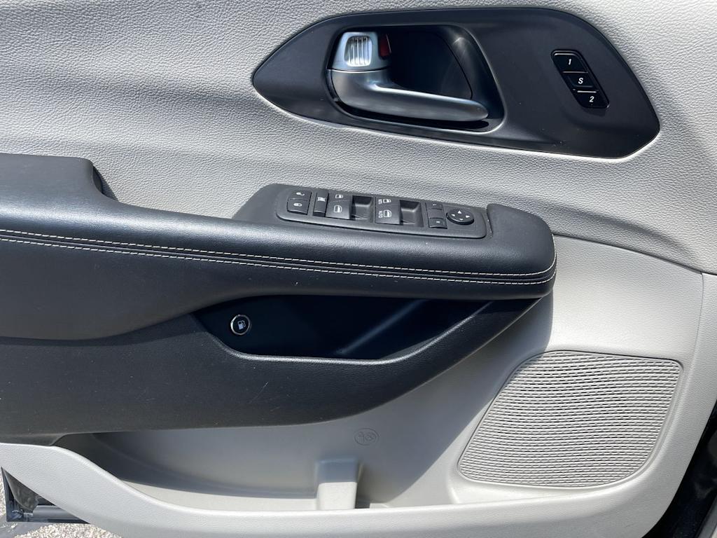 Thumbnail: 2024 Chrysler Pacifica - 37