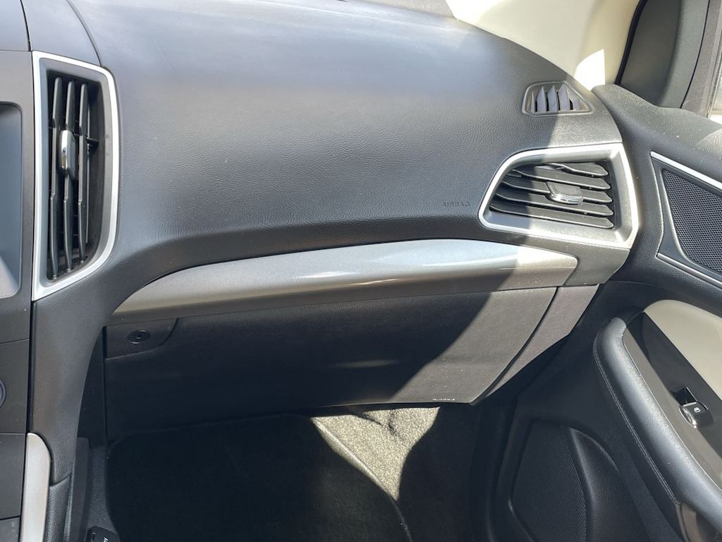 Thumbnail: 2018 Ford Edge - 24