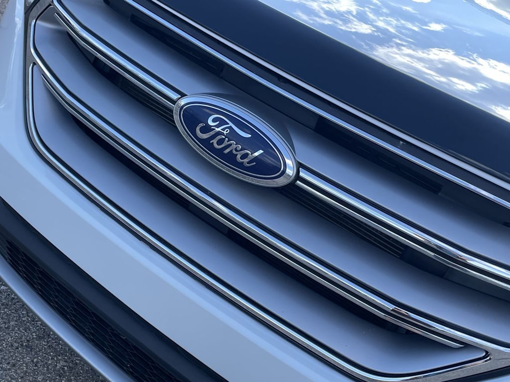 Thumbnail: 2018 Ford Edge - 7