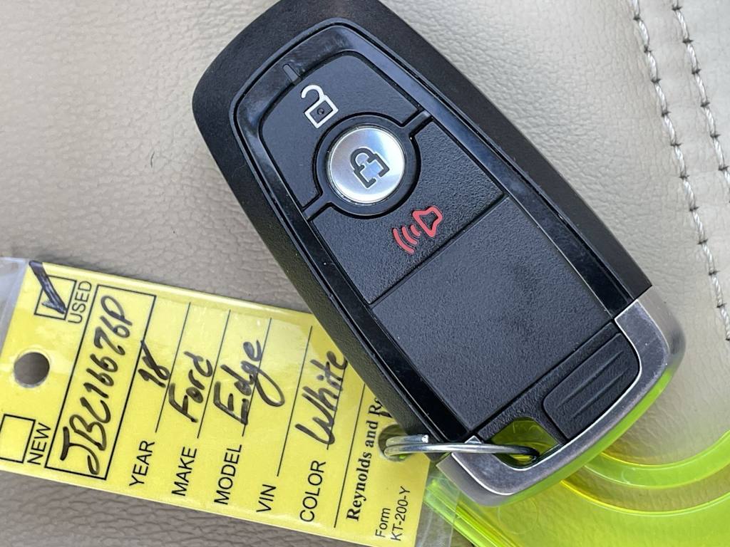 Thumbnail: 2018 Ford Edge - 17