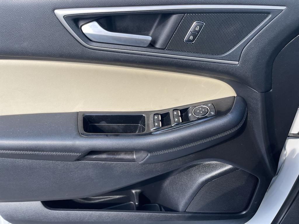 Thumbnail: 2018 Ford Edge - 32