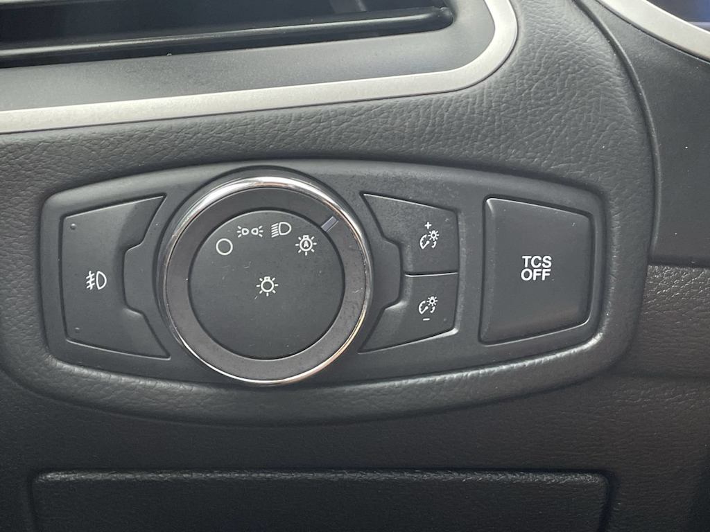 Thumbnail: 2019 Ford Edge - 32