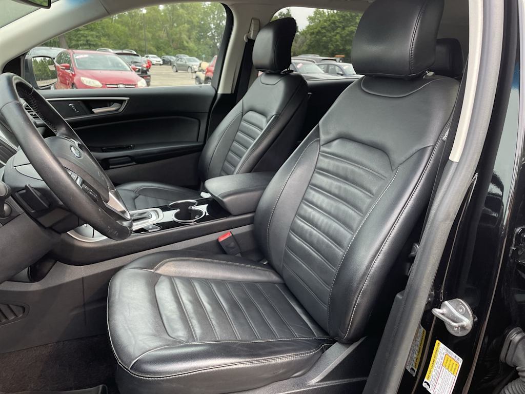 Thumbnail: 2016 Ford Edge - 10