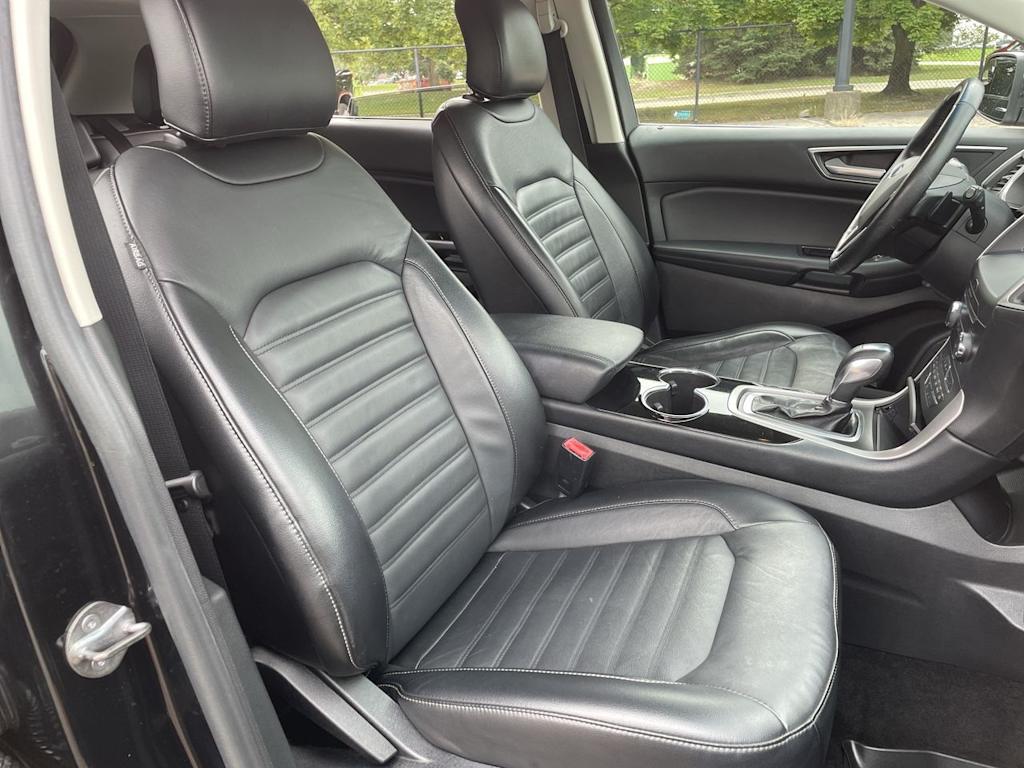 Thumbnail: 2016 Ford Edge - 11