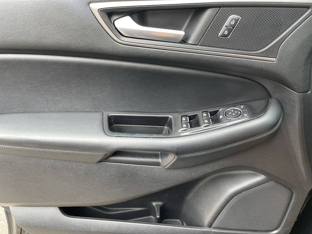 Thumbnail: 2016 Ford Edge - 34