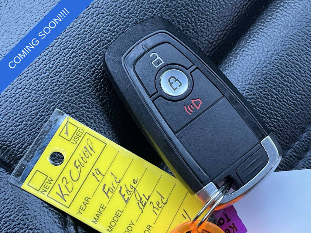 Thumbnail: 2019 Ford Edge - 16