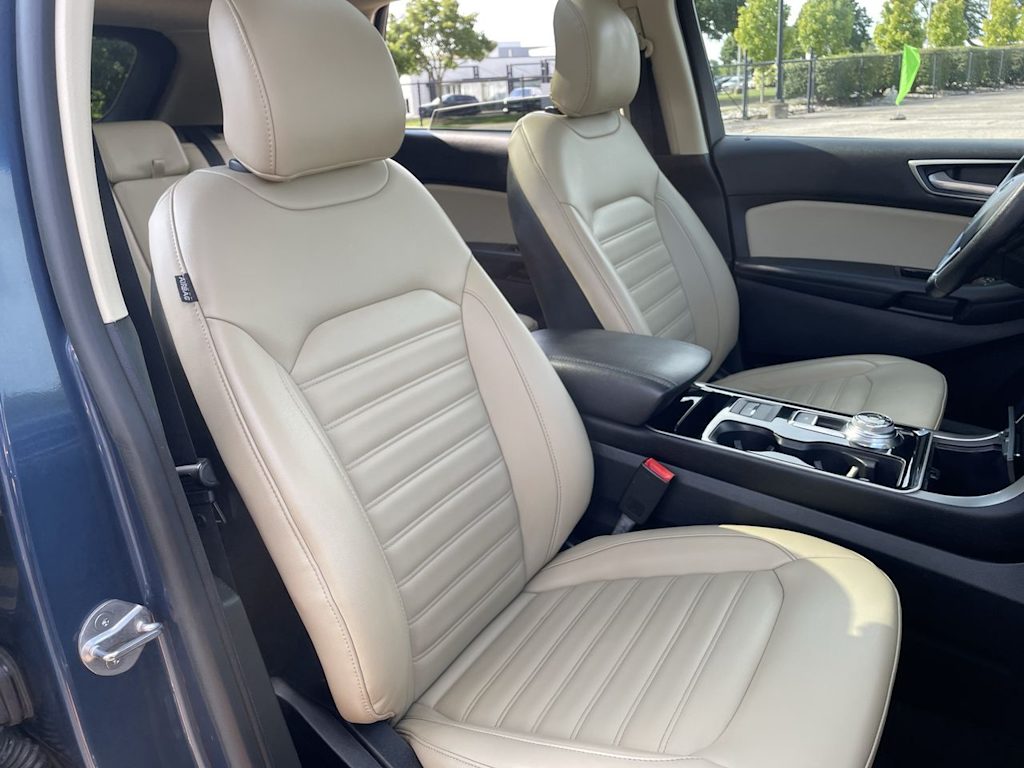 Thumbnail: 2019 Ford Edge - 10