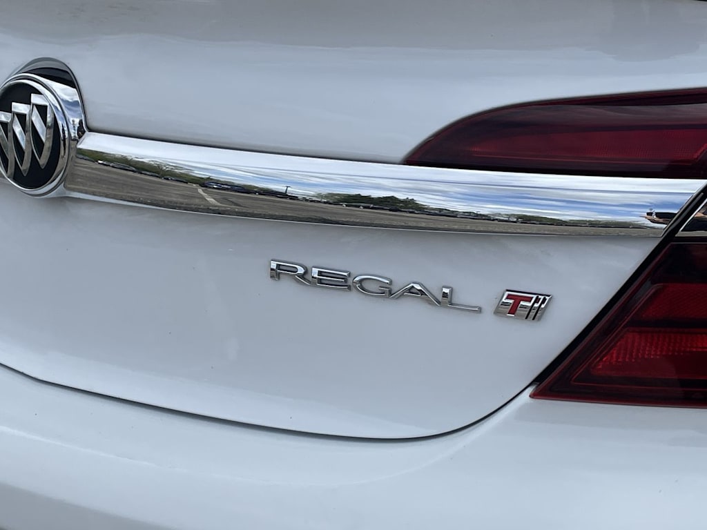 Thumbnail: 2017 Buick Regal - 36